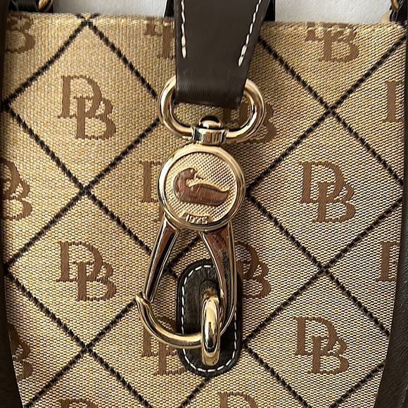 Dooney & Bourke Authenticated Tan/Brown Signature Monogram Shoulder Bag Purse - Picture 3 of 10